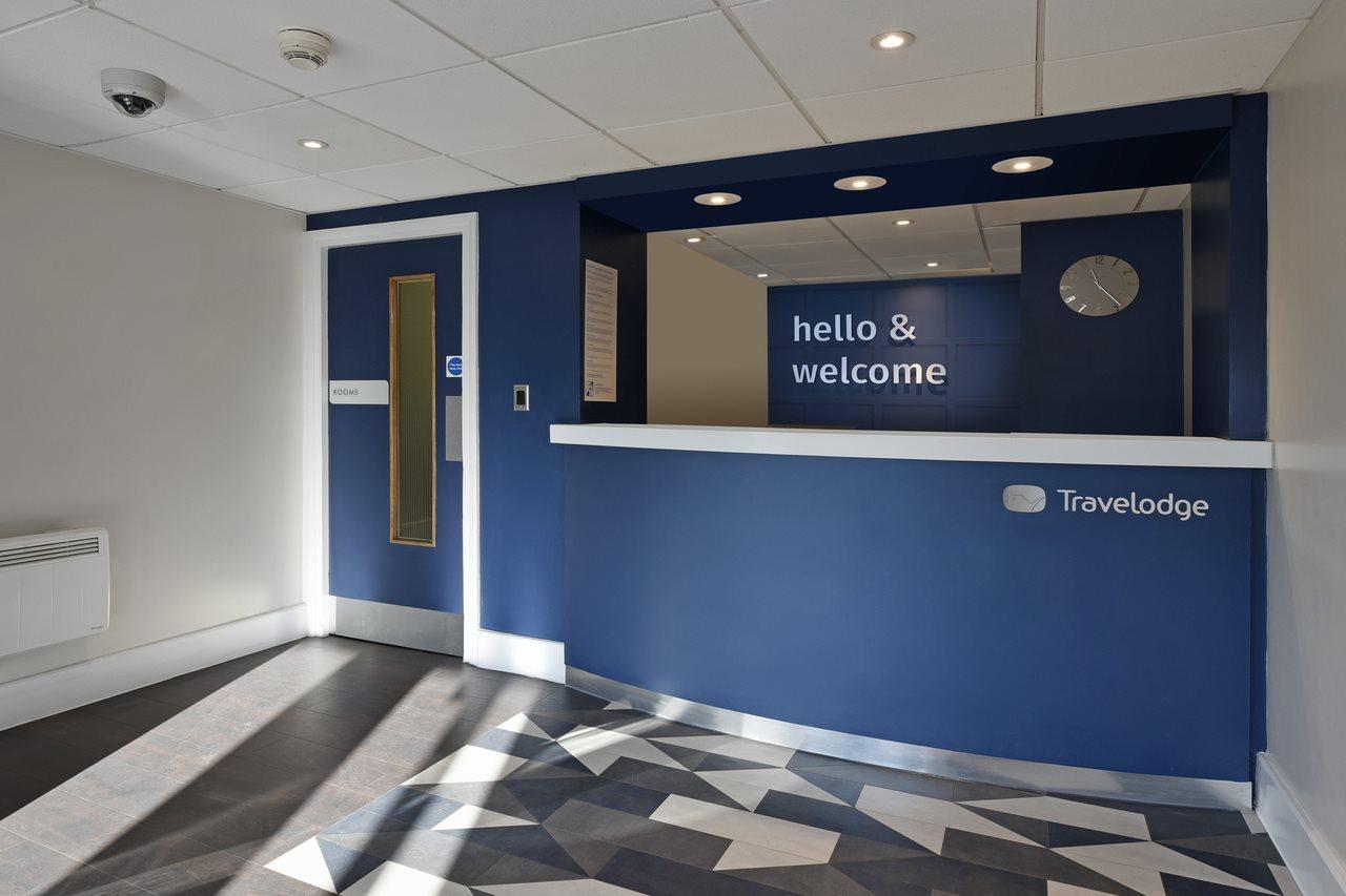 Travelodge Thame Bagian luar foto