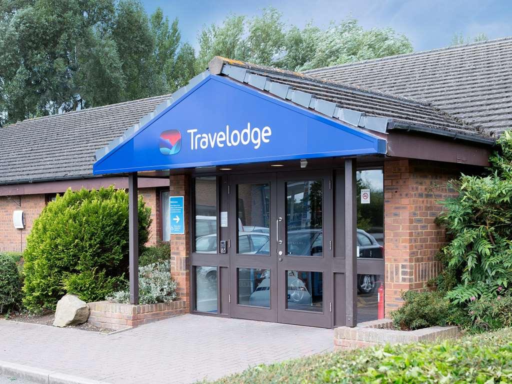 Travelodge Thame Bagian luar foto