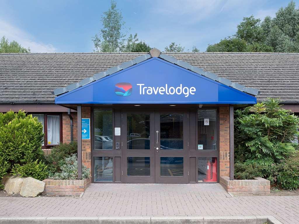 Travelodge Thame Bagian luar foto
